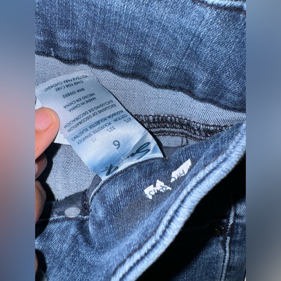 Seven7 Jeans - Picture 3 of 3